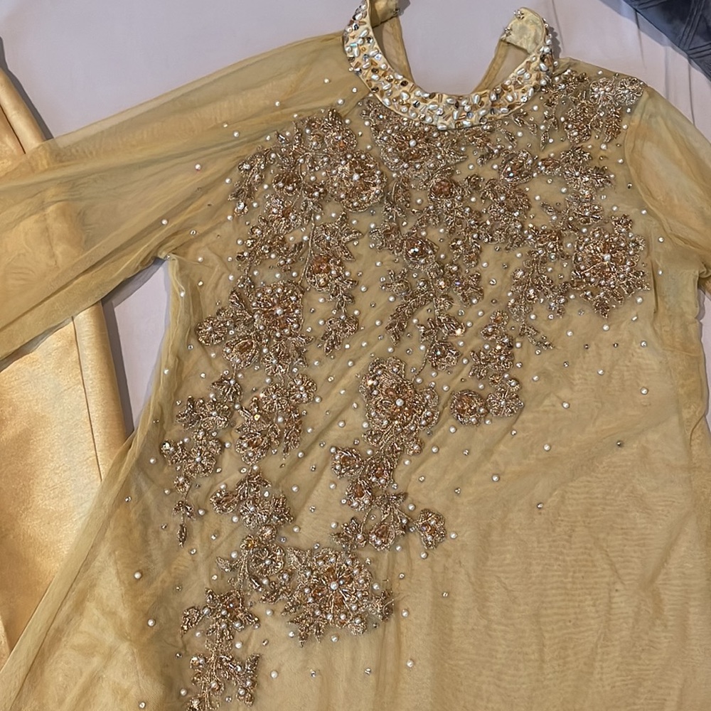 Saira Rizwan Pakistani suit - Picture 2 of 3